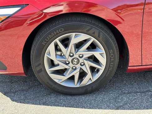 Used 2024 Hyundai Elantra SEL FWD image 10