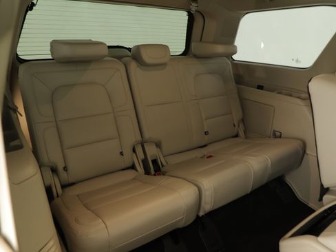 Used 2021 Lincoln Navigator Reserve w/ Luxury Package image 5