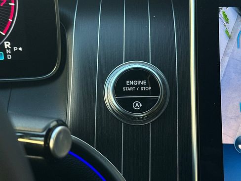 Certified 2023 Mercedes-Benz GLC 300 image 23