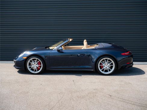 Certified 2017 Porsche 911 Carrera 4S AWD/4WD image 2