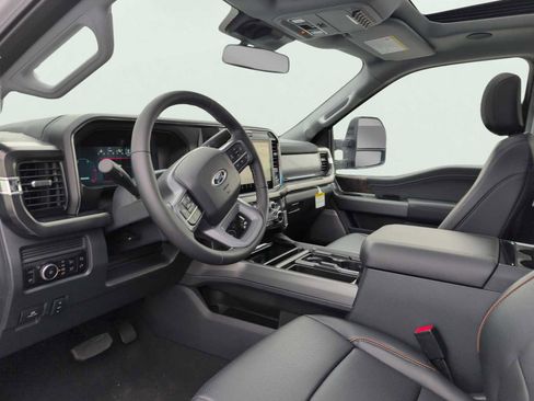 New 2026 Ford F250 Lariat w/ Black Appearance Package image 8