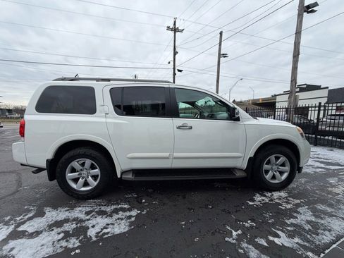 Used 2011 Nissan Armada SV image 10