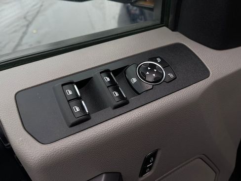 Used 2017 Ford F250 XLT w/ XLT Value Package image 12