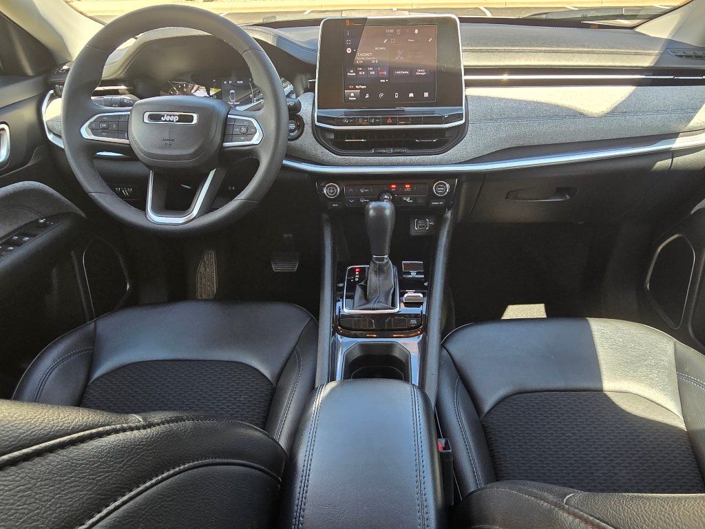 Used 2022 Jeep Compass Latitude AWD/4WD image 25