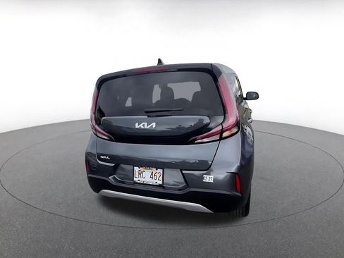 Used 2025 Kia Soul LX w/ LX Technology Package FWD image 14