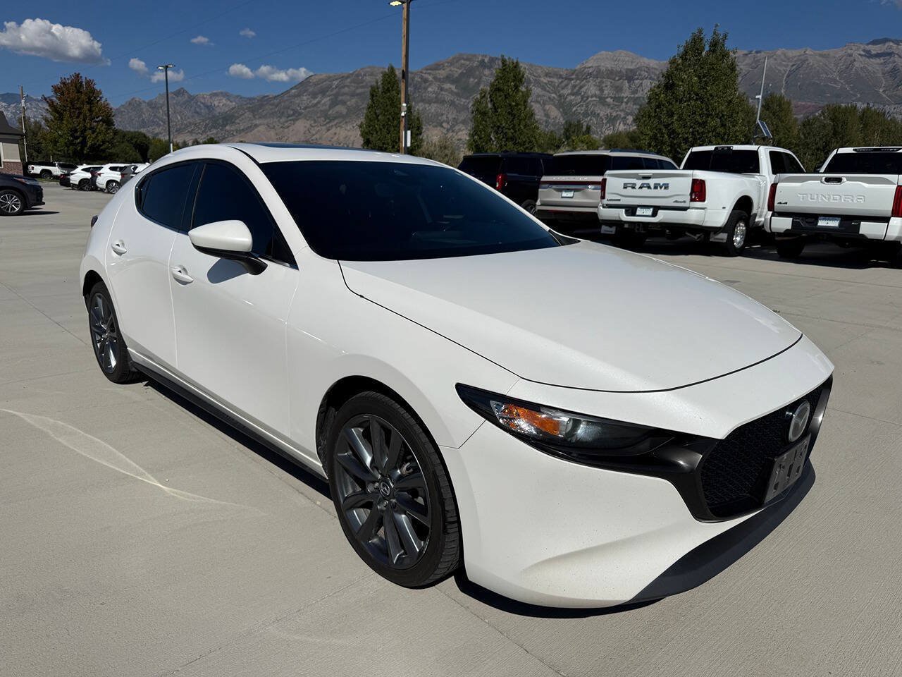 Used 2022 MAZDA MAZDA3 s FWD image 1