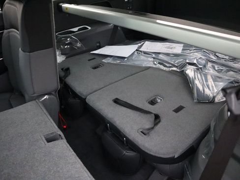 New 2026 Kia EV9 Light RWD image 16