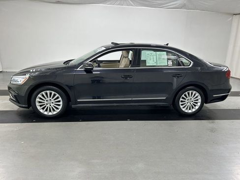 Used 2017 Volkswagen Passat 1.8T SE FWD image 6