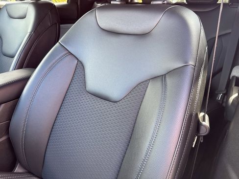 Used 2023 Jeep Compass Latitude w/ Convenience Group image 27