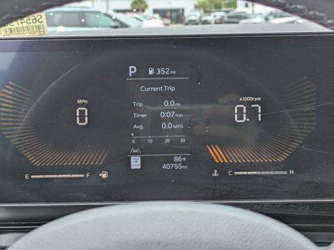 Certified 2025 Kia Carnival FWD image 20