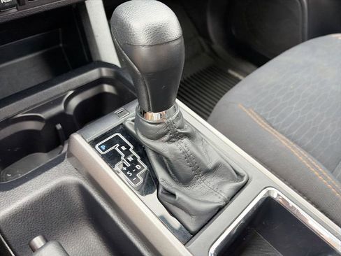 Used 2018 Toyota Tacoma SR5 RWD image 20
