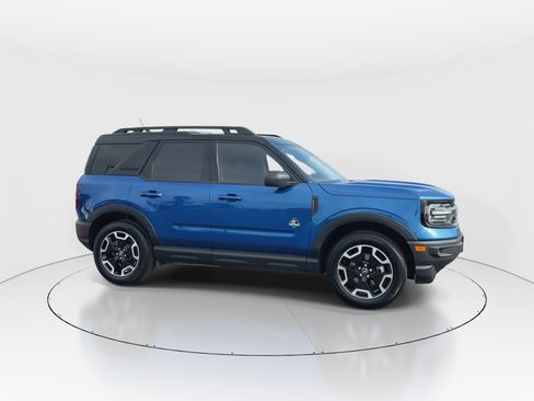 Used 2024 Ford Bronco Sport Outer Banks image 9