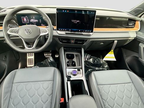 New 2026 Volkswagen Tiguan SEL R-Line image 16
