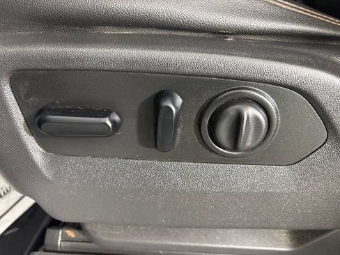 Used 2019 GMC Sierra 1500 AT4 w/ AT4 Premium Package AWD/4WD image 12