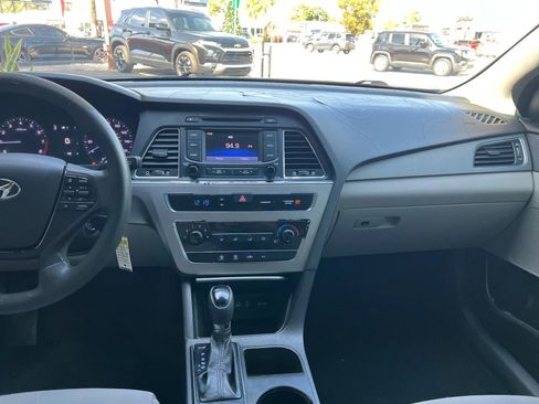 Used 2015 Hyundai Sonata SE w/ Option Group 09 image 17