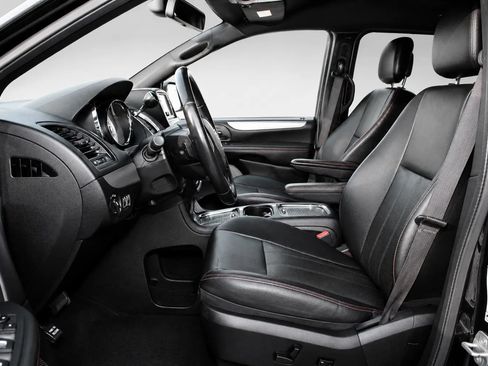 Used 2019 Dodge Grand Caravan GT FWD image 10