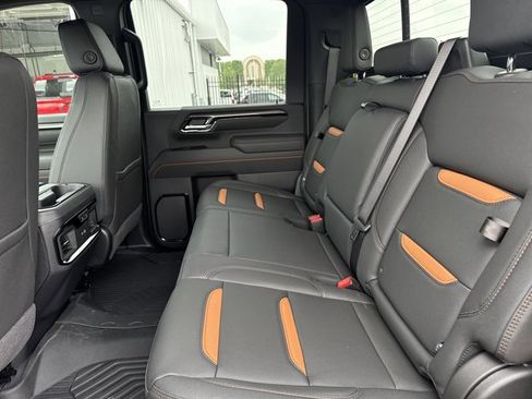 New 2026 GMC Sierra 2500 AT4 w/ AT4 Premium Plus Package AWD/4WD image 4