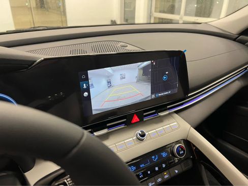 New 2026 Hyundai Elantra Limited FWD image 30