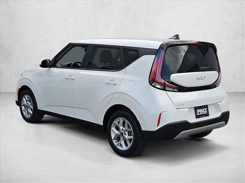 Used 2025 Kia Soul LX FWD image 8