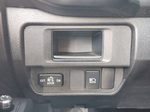 Used 2018 Toyota Tacoma SR w/ SR Convenience Package RWD image 16