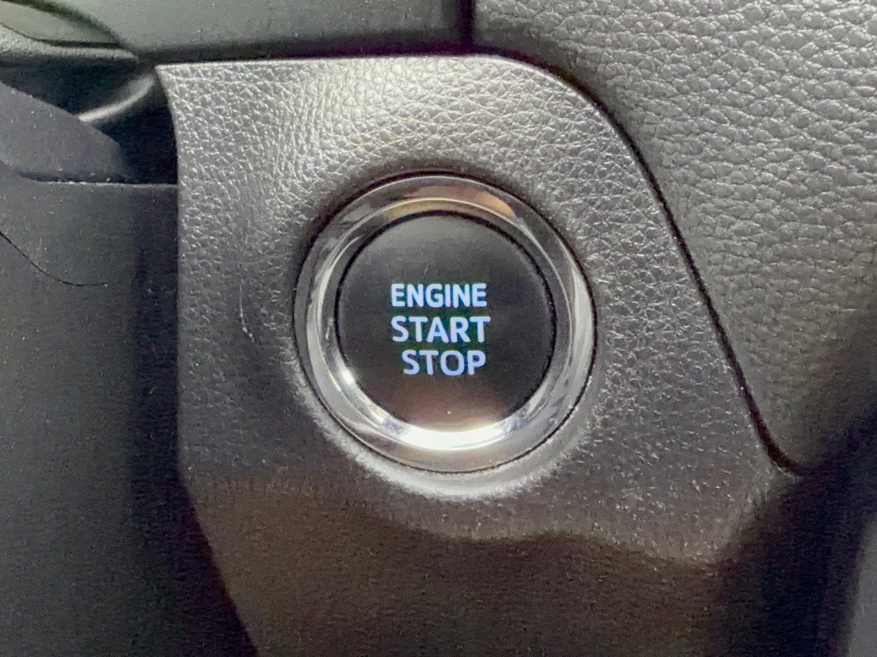 Used 2019 Toyota RAV4 XLE Premium FWD image 20