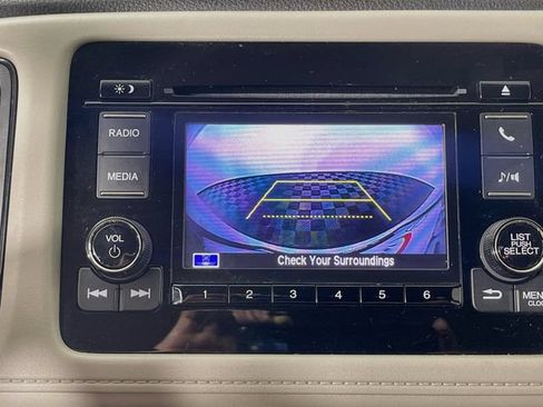 Used 2022 Honda HR-V LX image 14