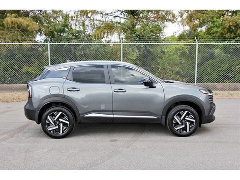 New 2026 Nissan Kicks SV w/ Charging Package image 5
