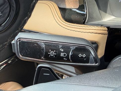 Used 2022 Lincoln Corsair Reserve w/ Luxury Package FWD image 32
