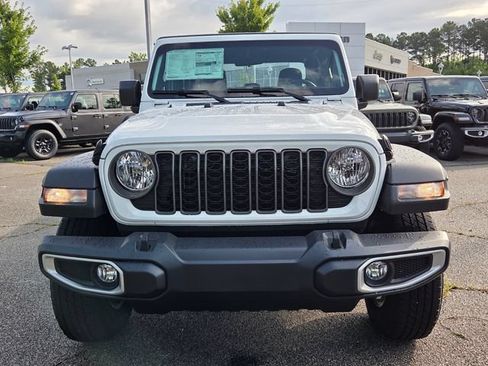 New 2026 Jeep Gladiator Sport AWD/4WD image 2