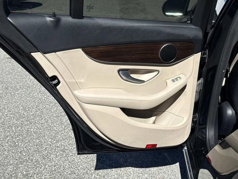 Used 2018 Mercedes-Benz C 300 Sedan image 13