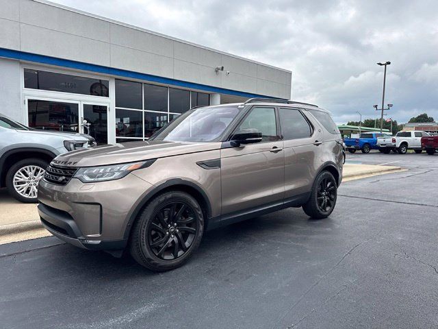 Used 2017 Land Rover Discovery HSE AWD/4WD image 1