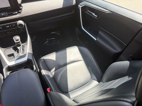 Used 2020 Toyota RAV4 XLE Premium AWD/4WD image 19