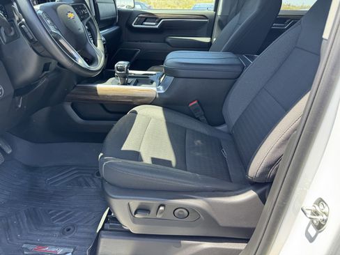 Used 2025 Chevrolet Silverado 1500 LT AWD/4WD image 15