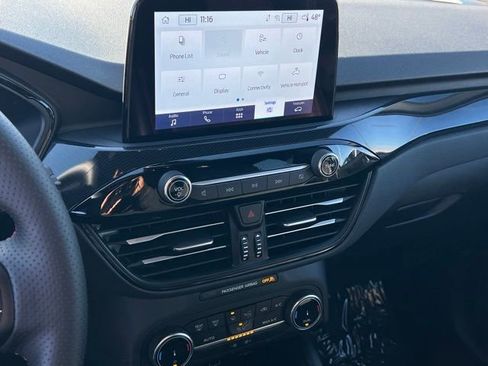 Used 2025 Ford Escape ST-Line image 23