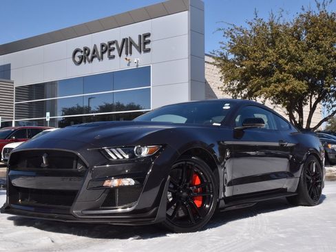 Used 2022 Ford Mustang Shelby GT500 w/ Technology Package image 2