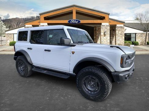 New 2025 Ford Bronco Badlands w/ Sasquatch Package image 3