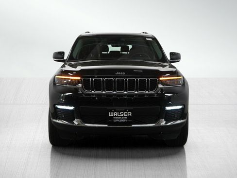 Used 2023 Jeep Grand Cherokee L Limited w/ Luxury Tech Group II image 8