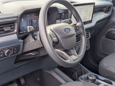 Used 2025 Ford Maverick XL image 9