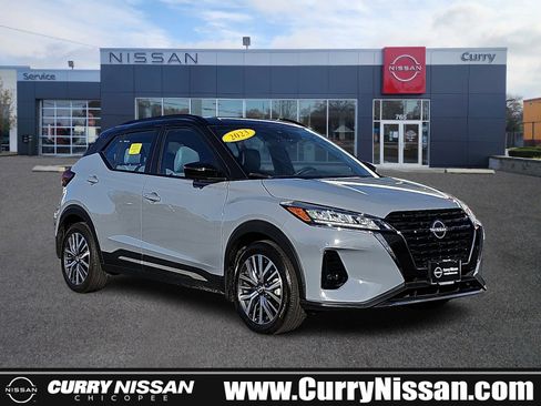 Used 2023 Nissan Kicks SR w/ SR Premium Package image 1