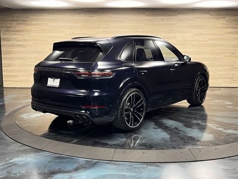 Used 2022 Porsche Cayenne Turbo image 14