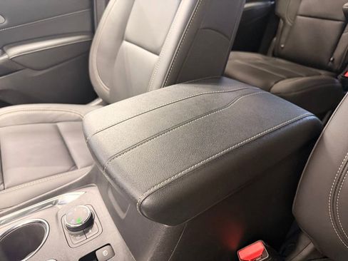 Used 2023 Chevrolet Traverse LT w/ LT Premium Package image 35