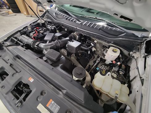 Used 2020 Ford F350 XL w/ Power Equipment Group RWD image 3
