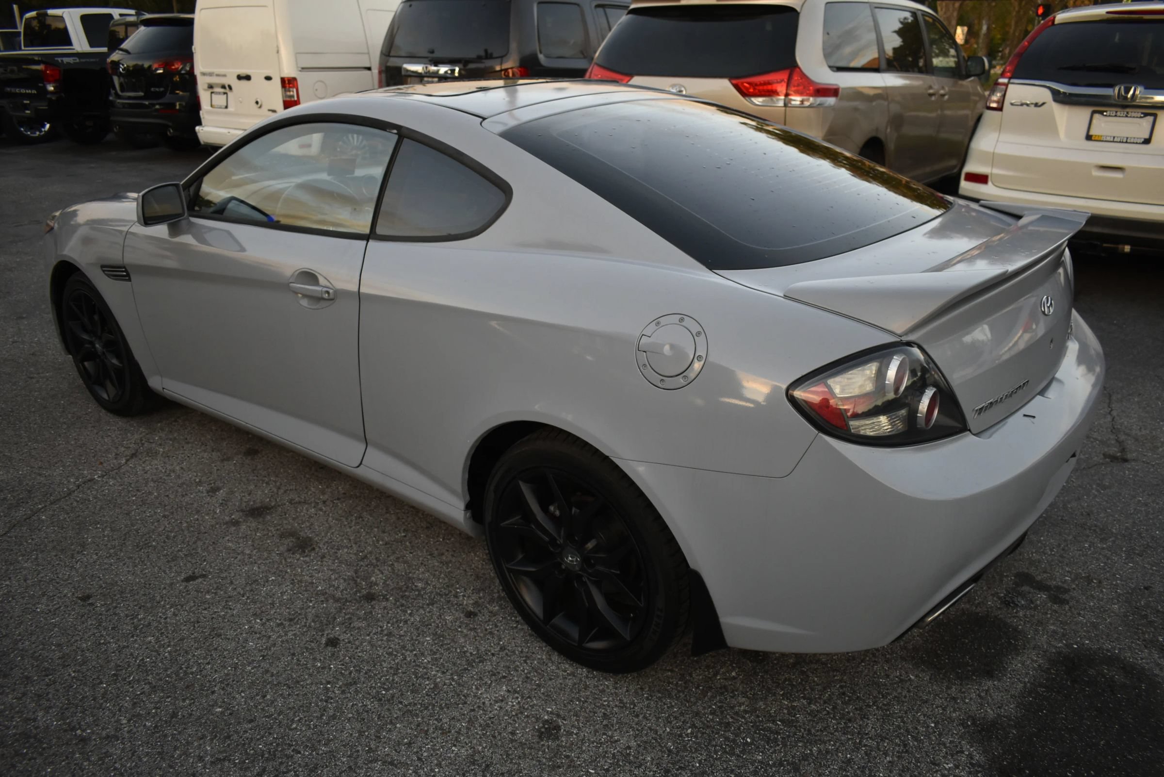 Used 2008 Hyundai Tiburon FWD image 5
