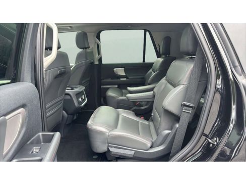 Used 2025 Ford Expedition Active AWD/4WD image 13
