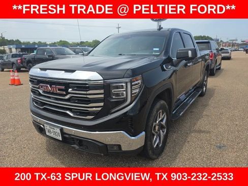Used 2022 GMC Sierra 1500 SLT AWD/4WD image 3