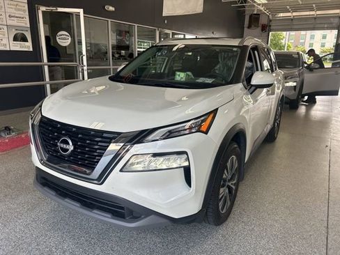 Used 2023 Nissan Rogue SV w/ SV Premium B Package FWD image 1