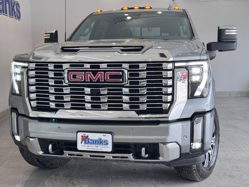 Certified 2024 GMC Sierra 2500 Denali w/ Denali Reserve Package AWD/4WD image 3