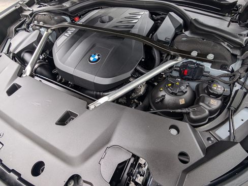 Used 2023 BMW 740i RWD image 21