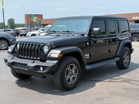 Used 2019 Jeep Wrangler Unlimited Sport w/ Cold Weather Group AWD/4WD image 4