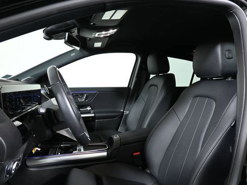 Used 2025 Mercedes-Benz GLA 250 4MATIC image 15